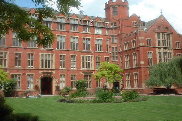 格拉斯哥大学古典文学论文辅导
