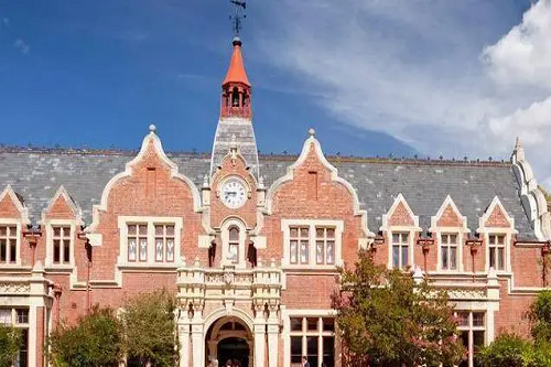 卡迪夫大学金融经济学