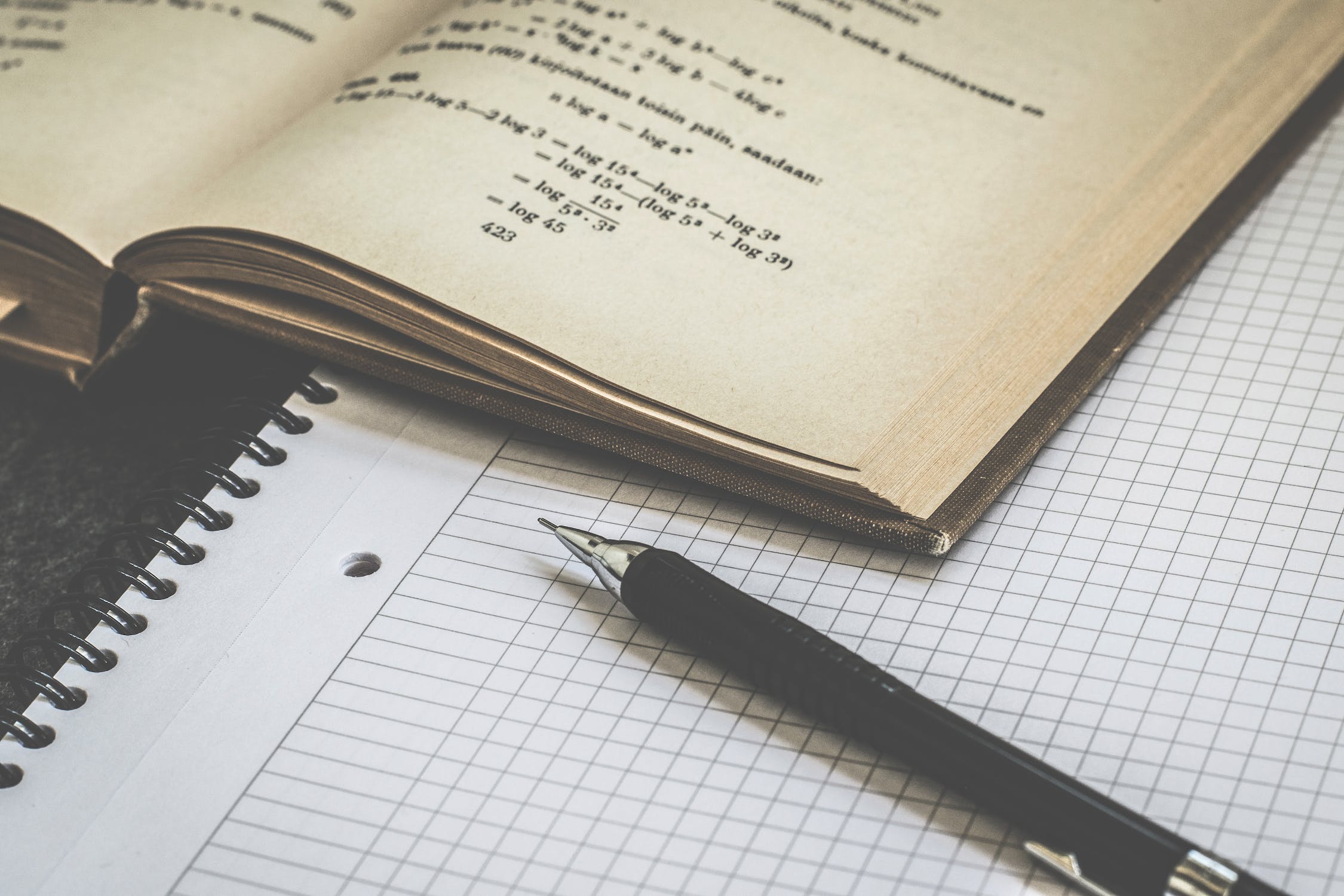 爱丁堡大学留学生考试挂科补考资格及申诉流程